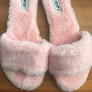 Steve Madden Plush Slippers *NEW*